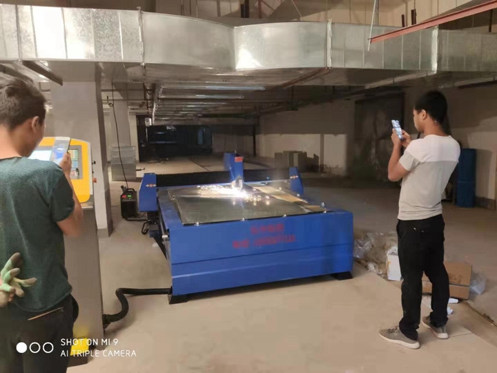 臺式數(shù)控等離子切割機(jī)